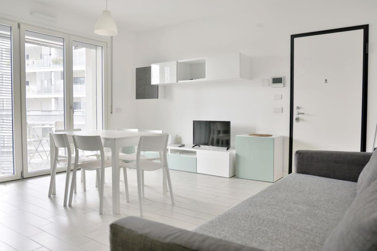 Amazing 3 Bedroom Next Rho Fiera *